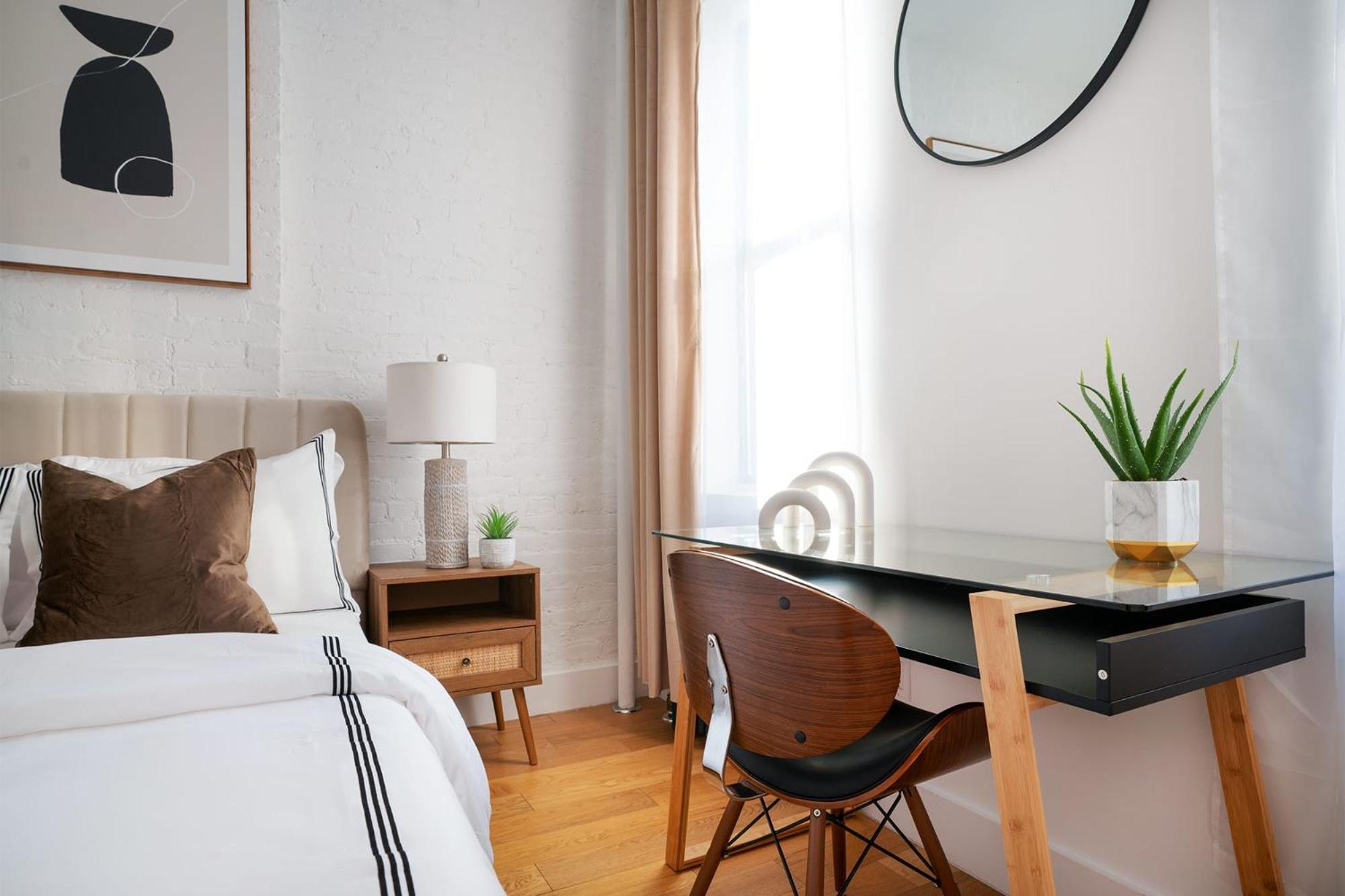 1288-5fs New Renovated 2 Bedrooms In Ues *